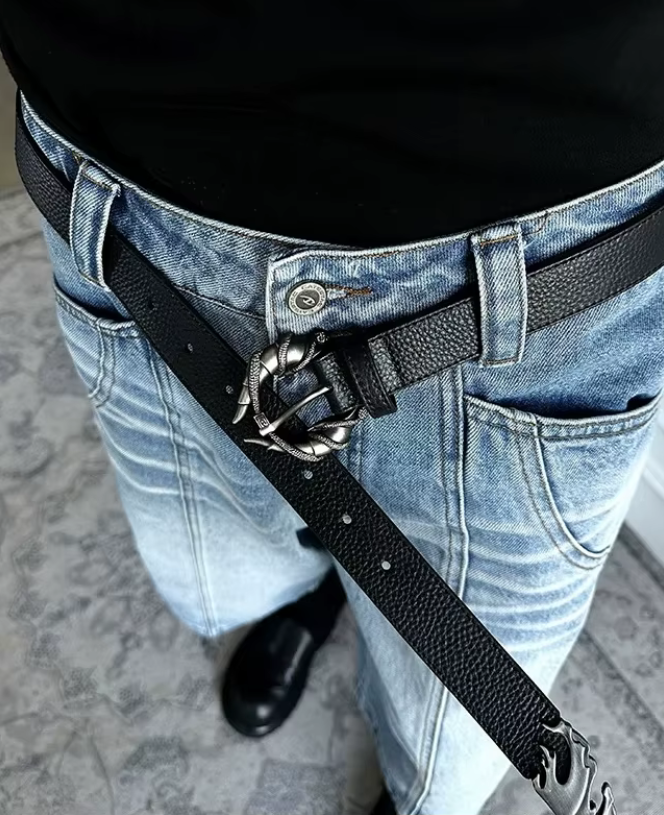 BLACK TEXTURED CLAW BELT