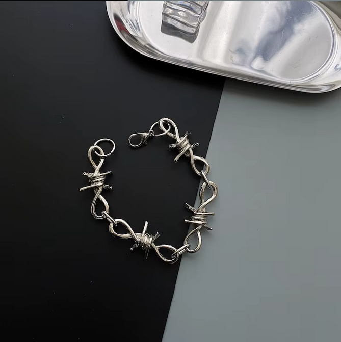 BARBED WIRE SET