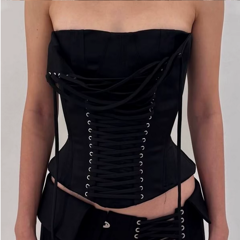 DANGEROUSLY LACED CORSET